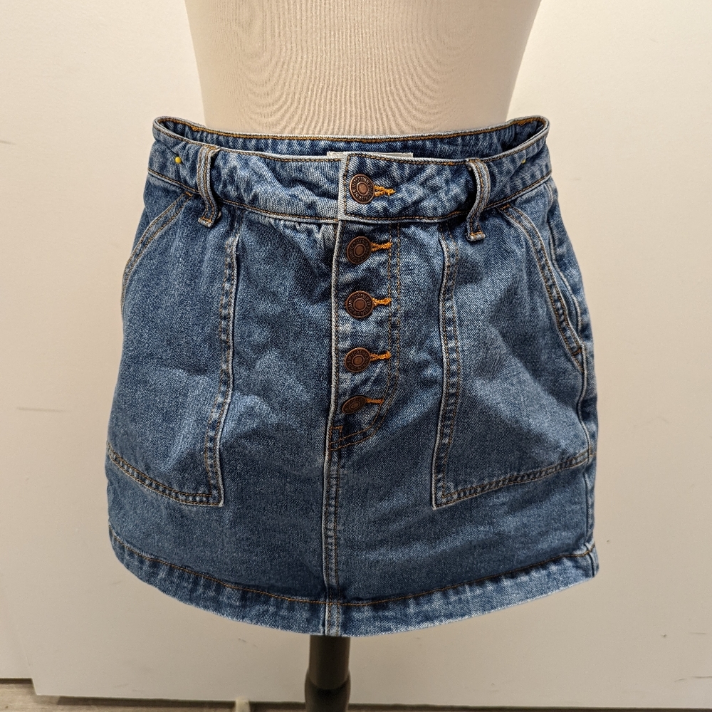 Cute denim skirt
